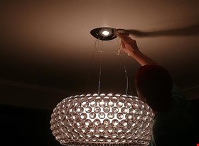 SIA DARAMVISU  - примеры работ: Darbs ar lustrām, lampām, vadiem, rozetēm, kameram un slēdžiem  - фото №9