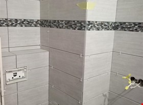 SIA DARAMVISU  - примеры работ: Flīzēšana keramogranits, marmors, 45° leņķi  - фото №16