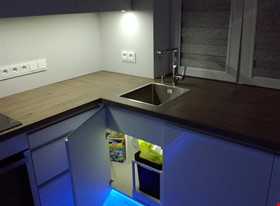 Vitālijs Z. - darbu piemēri: Кухня с глянцевыми фасадами и подсветкой - foto Nr.3