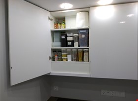 Vitālijs Z. - darbu piemēri: Кухня с глянцевыми фасадами и подсветкой - foto Nr.8