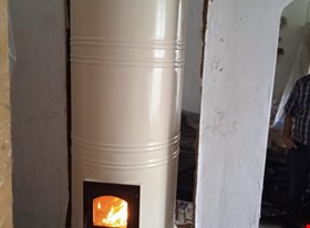 Raitis - darbu piemēri: Krāsnis, plītis, apaļās krāsnis un kamīni - foto Nr.15