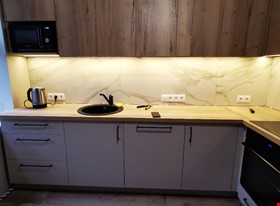 Edgars Jansons - darbu piemēri: Virtuves paneļa flīzēšna - foto Nr.7